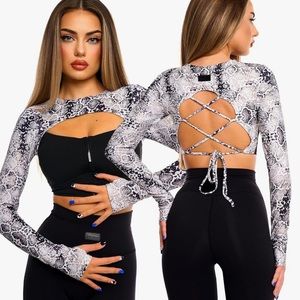 Cropped Animal Print Workout (Long Sleeve, Fitted, Backless, Black/White)